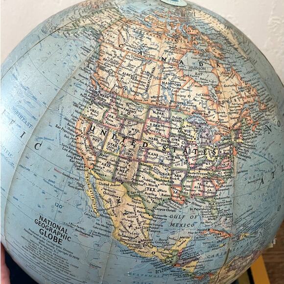 Vintage Globe 12" National Geographic Illuminated 1976 *damaged* - Picture 11 of 15